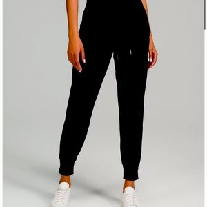 Lululemon pants black